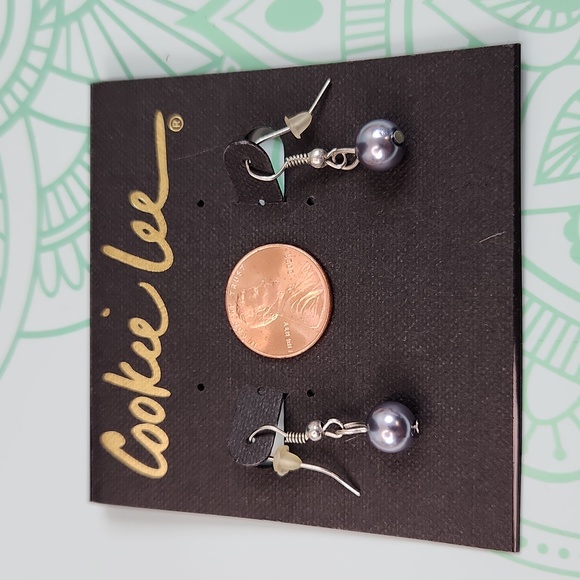 5/$20 Bundle deal - Grey Dangle Earrings - Picture 2 of 3
